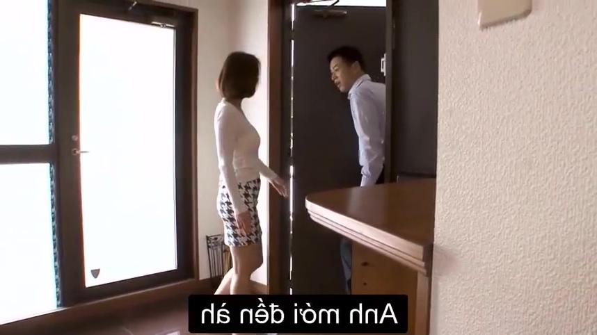 em hàng xóm thủ dâm quên đống cửa phòng