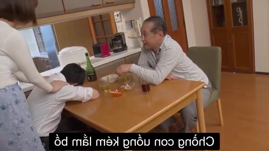 thay con trai làm cho con dâu sướng