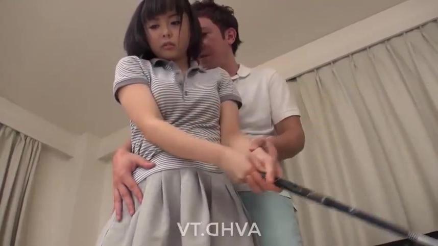 dạy gái xinh đánh golf mà lạ quá