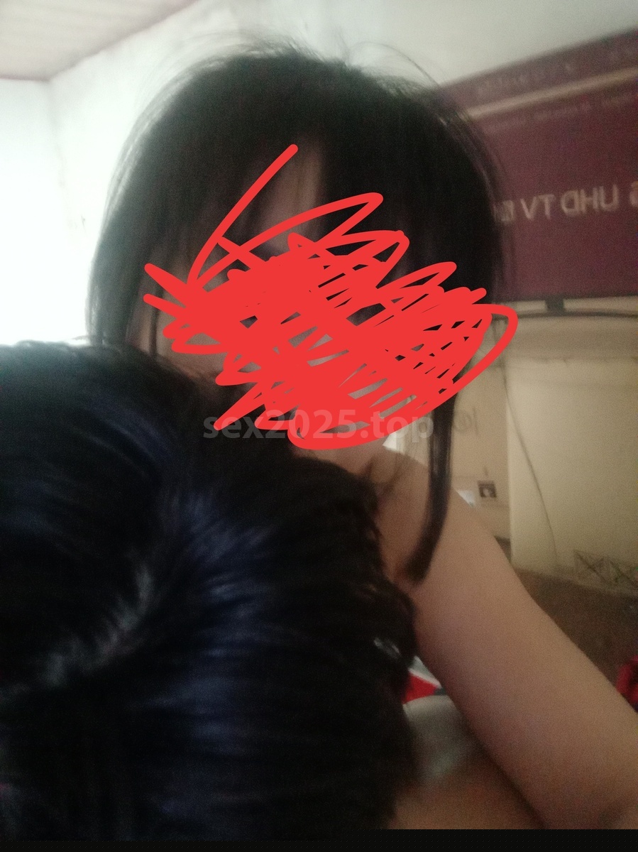 Chị Gái Ngực Khủng Kẹp Cặc Sục Cực Mê