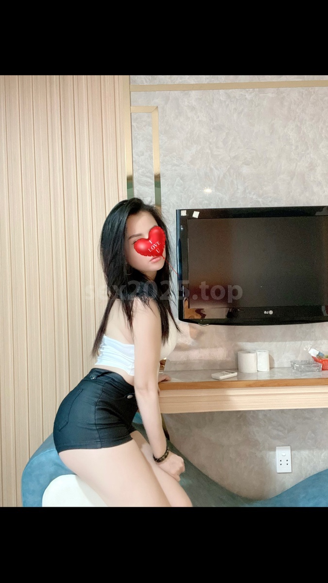Người Đẹp Mông To Show Hàng Bím Nứng Chảy Nước Người Đẹp Mông To Show Hàng Bím Nứng Chảy Nước