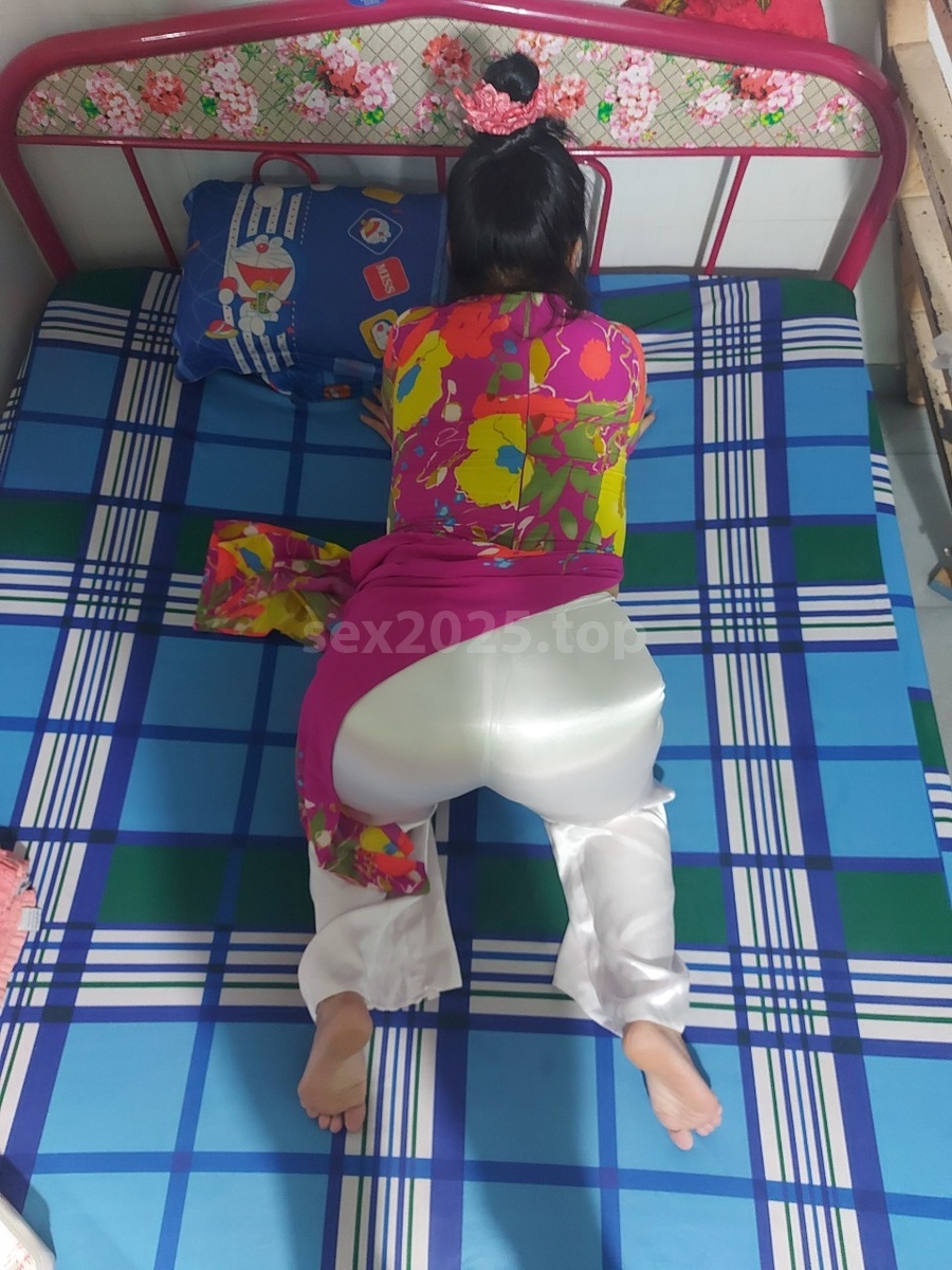 Chị Dâu Em Chồng Đổi Gió Tìm Cảm Giác Lạ Chị Dâu Em Chồng Đổi Gió Tìm Cảm Giác Lạ