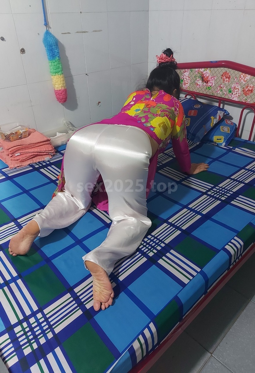 Chị Dâu Em Chồng Đổi Gió Tìm Cảm Giác Lạ Chị Dâu Em Chồng Đổi Gió Tìm Cảm Giác Lạ