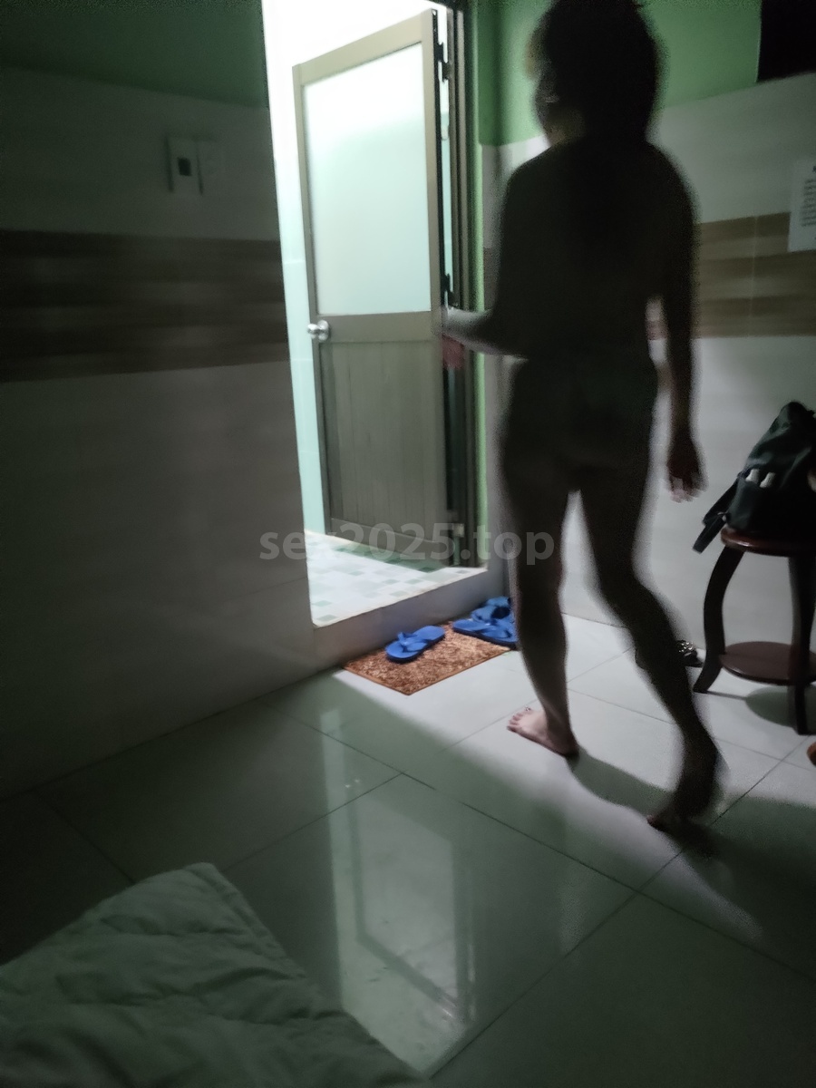 Chụp Lén Em Gái Xinh Dáng Chuẩn Làm Trái Ngành Chụp Lén Em Gái Xinh Dáng Chuẩn Làm Trái Ngành