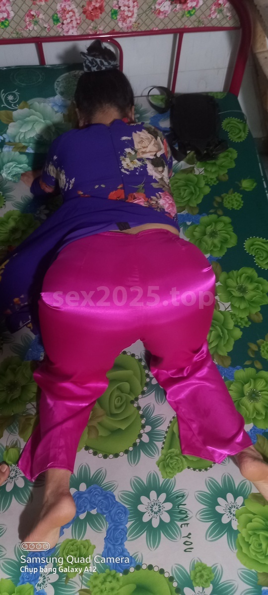 Chị Gái Ngực Khủng Hồi Xuân Chơi Cặc Phi Công Trẻ Thỏa Mãn Chị Gái Ngực Khủng Hồi Xuân Chơi Cặc Phi Công Trẻ Thỏa Mãn