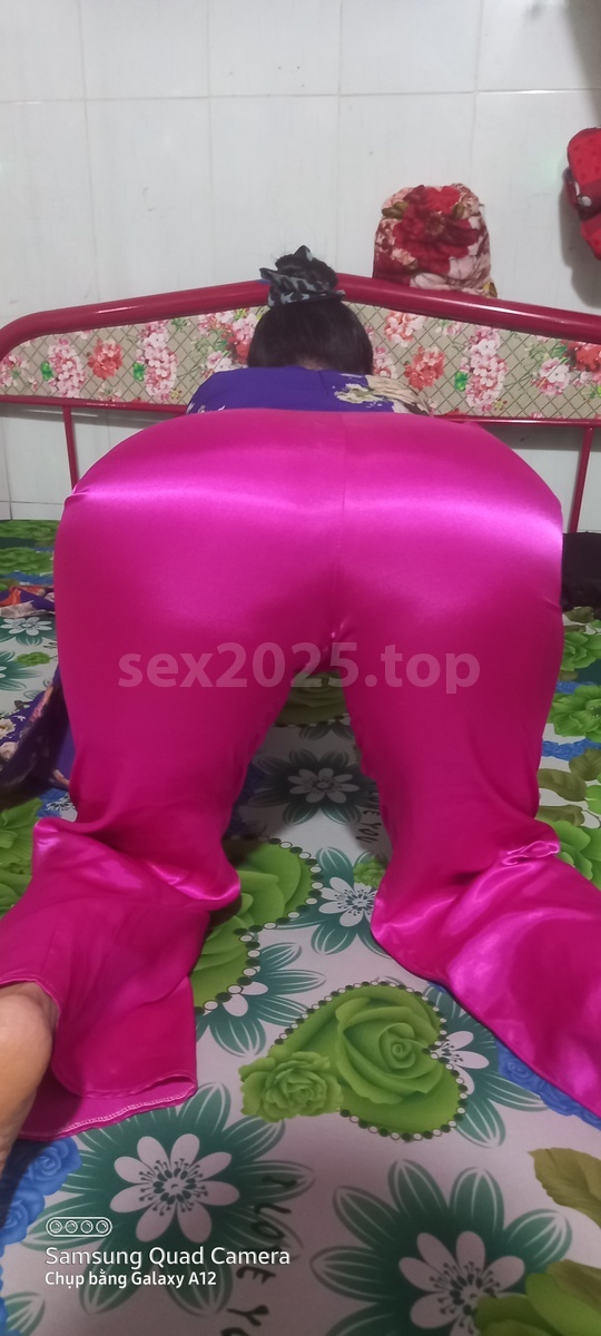 Chị Gái Ngực Khủng Hồi Xuân Chơi Cặc Phi Công Trẻ Thỏa Mãn Chị Gái Ngực Khủng Hồi Xuân Chơi Cặc Phi Công Trẻ Thỏa Mãn